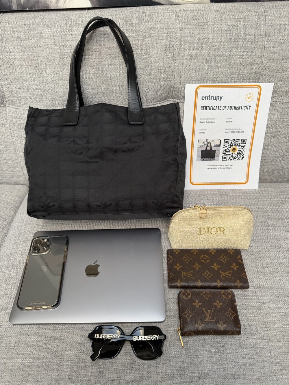 ✨CHANEL Black New Travel Line Tote Bag Authentic | Certificate of Authenticity - Picture 13 of 16